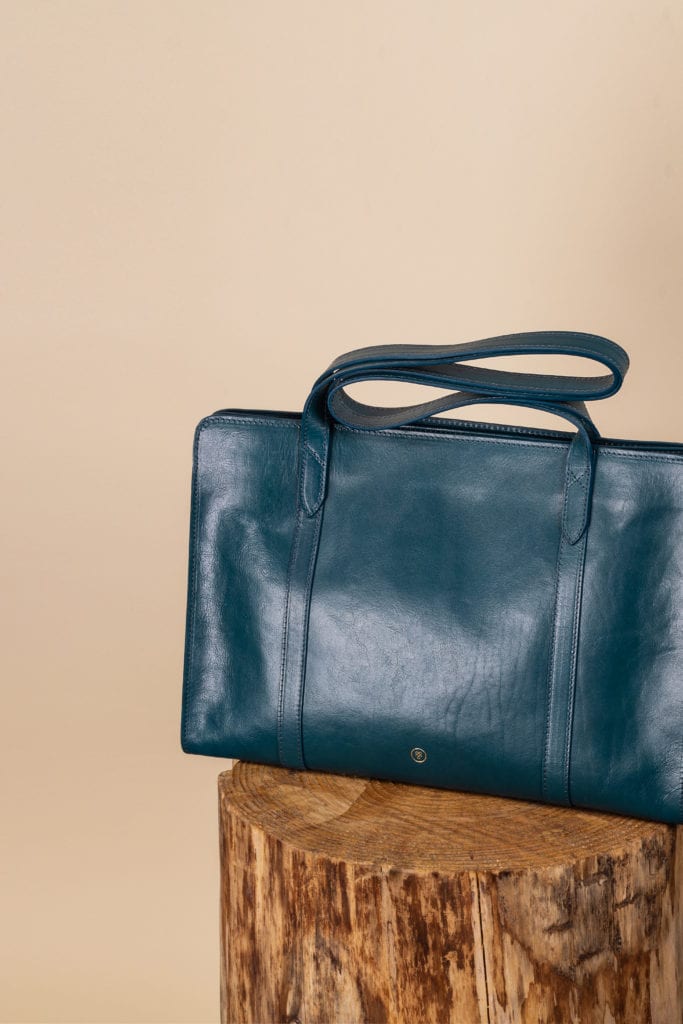 Fourre tout en cuir bleu turquoise de Maxwell Scott